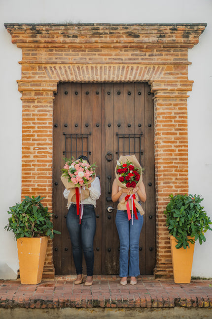 Ramo Floral Milena - de 12 Rosas