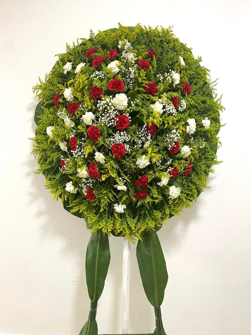 Corona de Claveles Rojos y Blancos