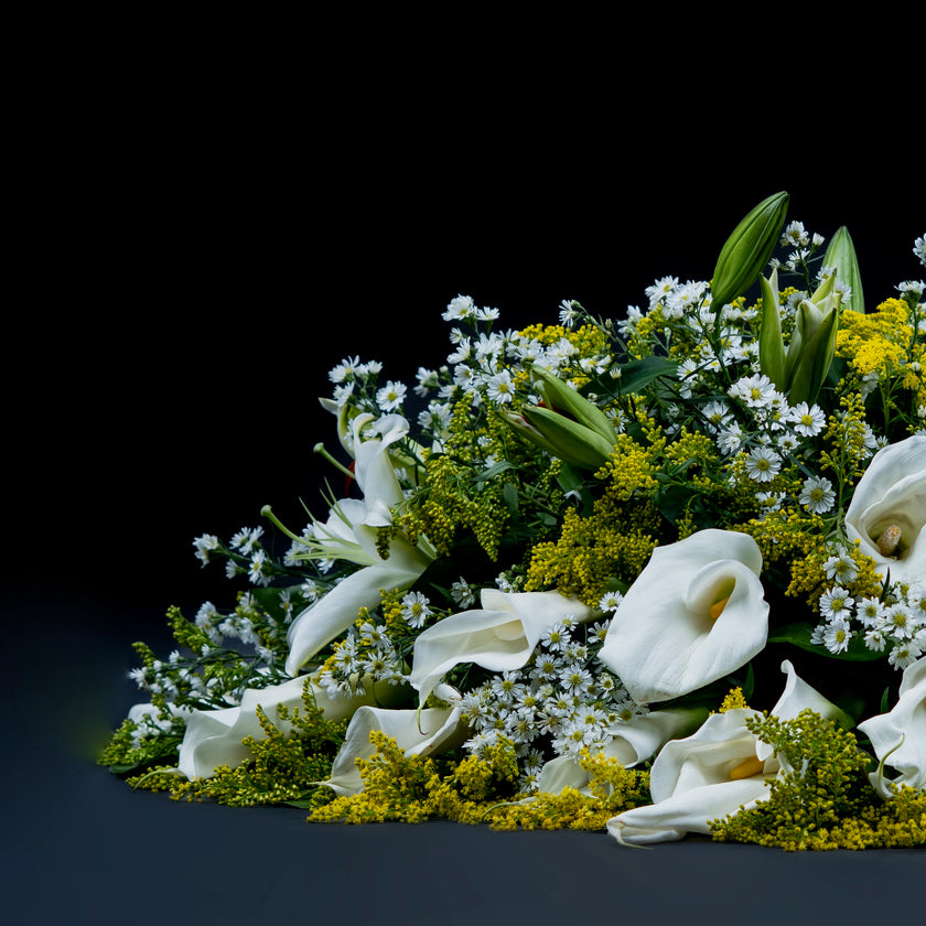 Ramo Fúnebre de Rosas y Lirios – Despedida Serena