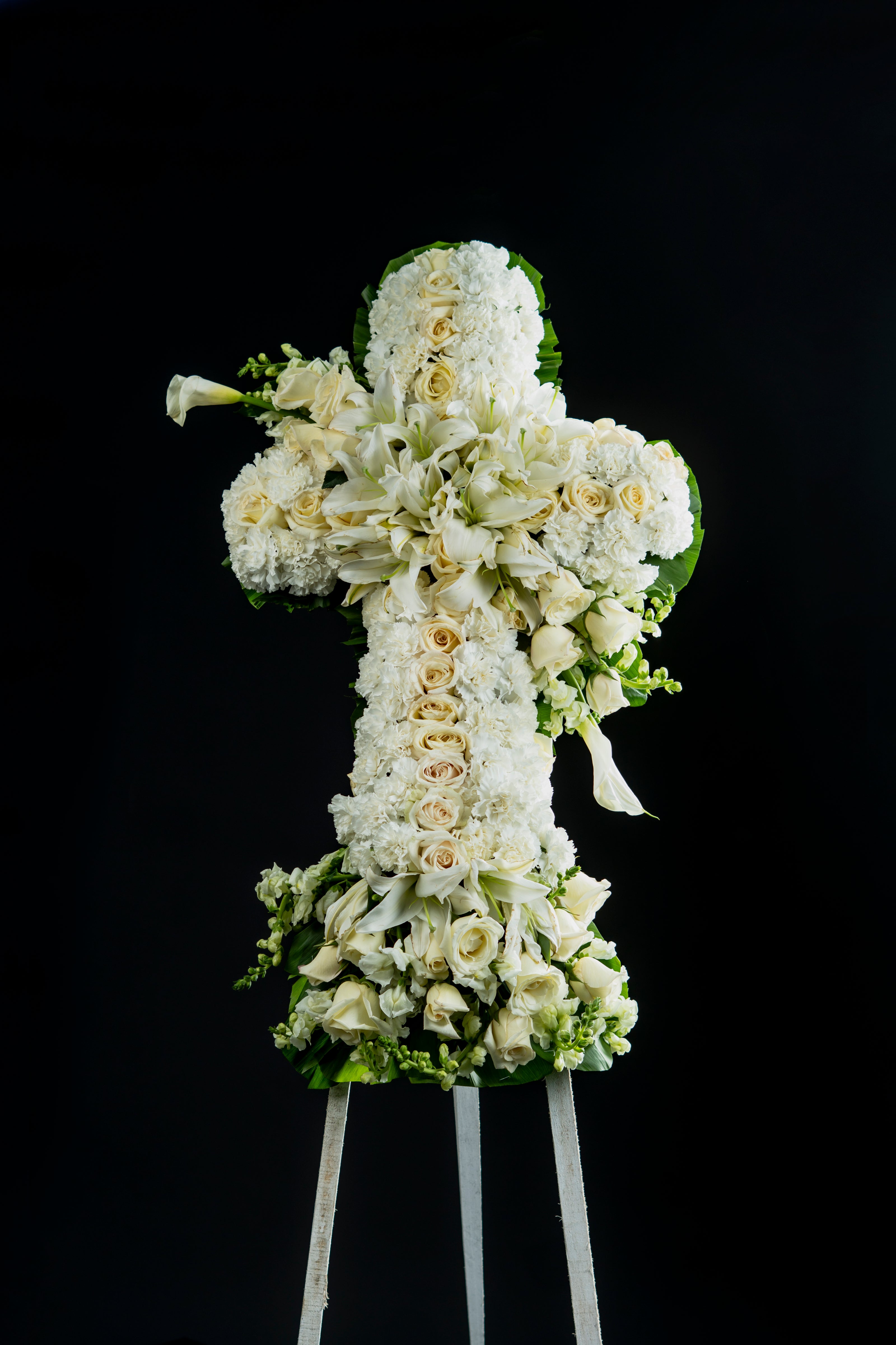 Cruz de Rosas y Lirios – Luz Eterna