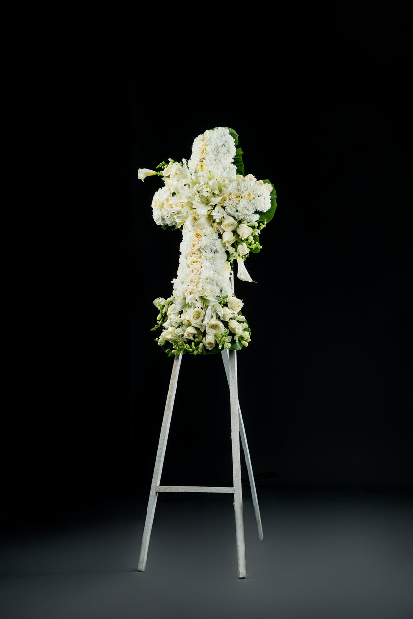 Cruz de Rosas y Lirios – Luz Eterna