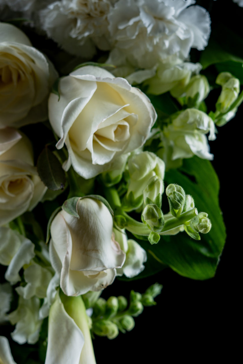 Cruz de Rosas y Lirios – Luz Eterna