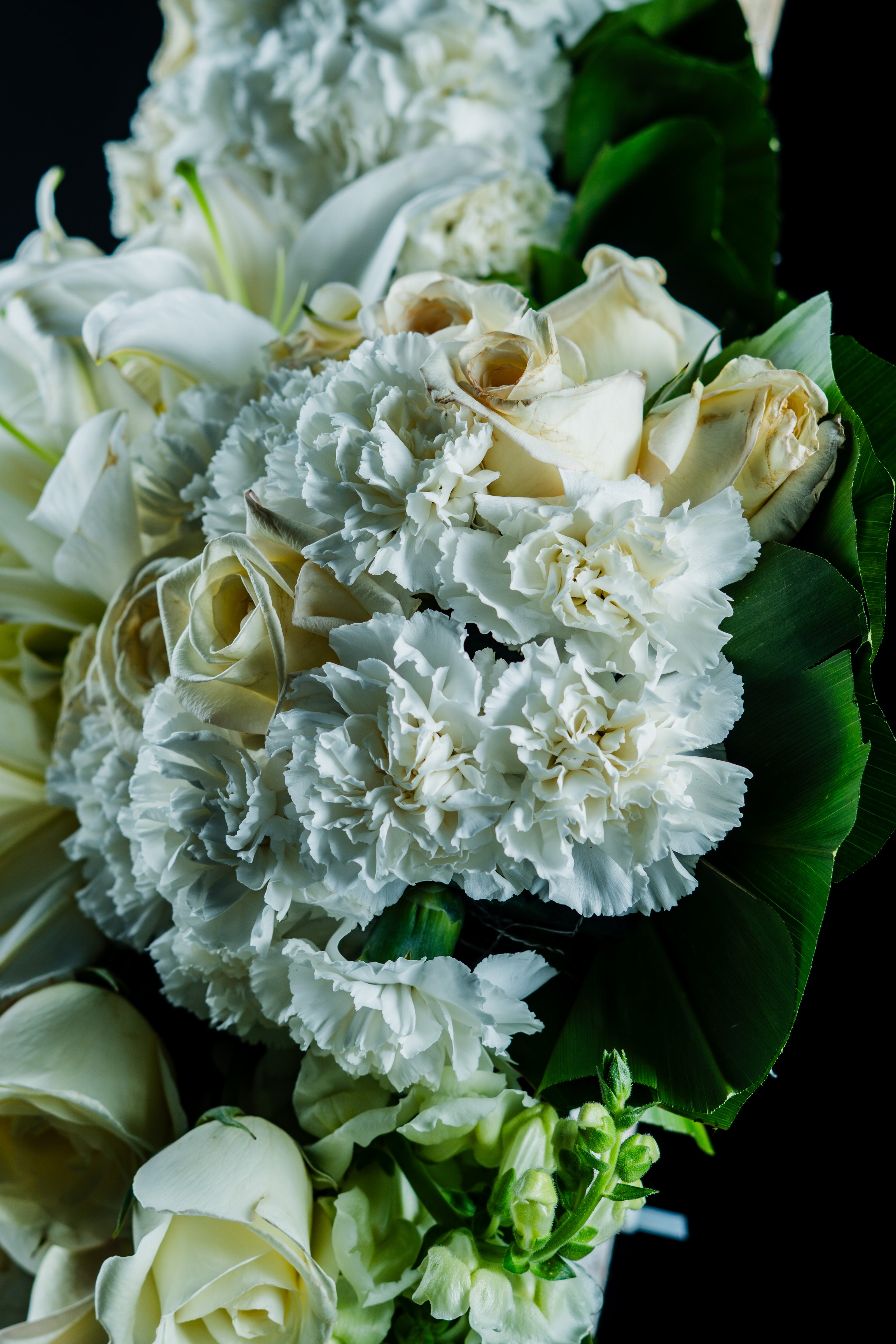 Cruz de Rosas y Lirios – Luz Eterna