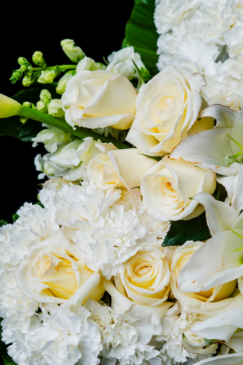 Cruz de Rosas y Lirios – Luz Eterna