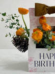 Birthday Box – Ranúnculos y Eucalyptus