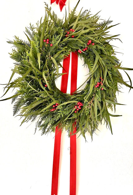 Corona de Pino y Eucalyptus Lengua – 19” – Natural